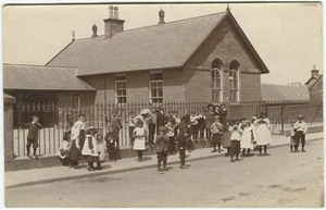 ? UNIDENTIFIED SCHOOL - Aberdeenshire? Postcard (P2042) - Picture 1 of 2