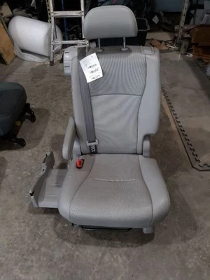 08-13 HIGHLANDER Left Rear Captain Seat, Leather, Gray - Imagem 1 de 4