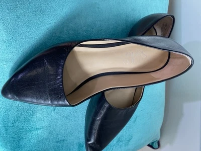 Franco Sarto Zapatos Talla 7 Planos Negro Punta  Foto 1 de 4