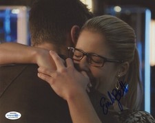 Emily Bett Rickards Arrow Sexy Autographed Signed 8x10 Photo COA 