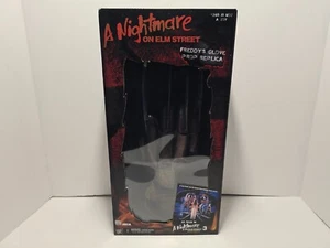 Pesadilla en Elm Street Freddy Krueger Guante utilería réplica Halloween NECA - Imagen 1 de 6
