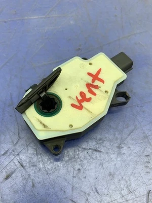 2018 LINCOLN NAVIGATOR RADIATOR SHUTTER ACTUATOR MOTOR JL7B8476AA - Image 1 of 4