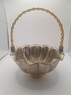 De colección International Silver Co. Base y mango de latón con borde festoneado para canasta Foto 1 de 4