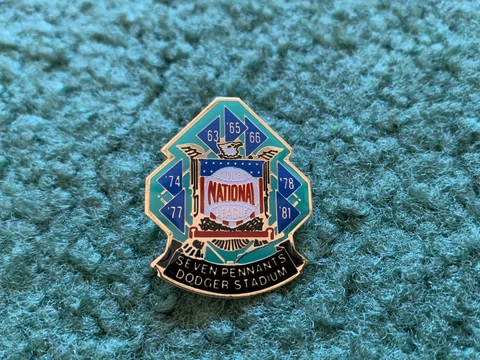 LOS ANGELES LA DODGERS STADIUM SEVEN PENNANTS MLB BASEBALL PIN Cover