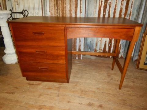 Mid Century Modern Lane Acclaim Walnut Desk Altavista VA Cover