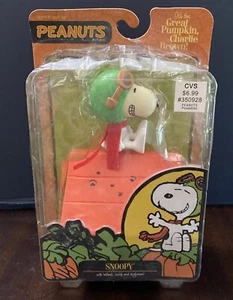 Peanuts It's the Great Pumpkin Charlie Brown Snoopy Red Baron Figure 2008 NEW - Picture 1 of 3