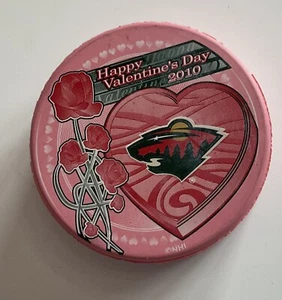 2009-2010 Happy Valentines Day Holiday Series Minnesota Wild Season Hockey Puck - Foto 1 di 2