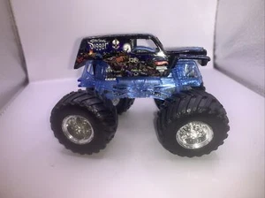 Monster Jam Trucks Son-Uva Digger 1:64 - Picture 1 of 5