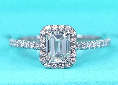 Anillo de compromiso de diamantes esmeralda I VS2 $10,500 Tiffany Co platino soleste 0,81 quilates Foto 1 de 4