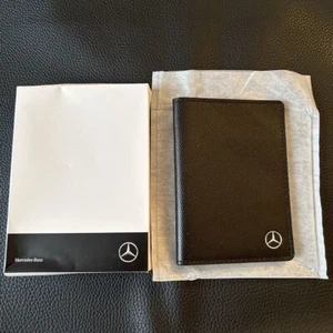 Mercedes-BenzNovelty Limited cuero vaca pasaporte estuche negro sin usar - Imagen 1 de 7