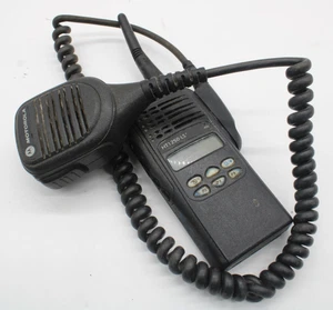 Motorola HT1250-LS Zwei Wege Funkgerät AAH25RDH9DP5AN mit Mikrofon UNGETESTET - Bild 1 von 6