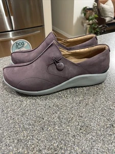 Neue Clarks Damen-Slipper aus unstrukturiertem Leder - Un.Loop 2 Walk Größe 11 - Bild 1 von 9