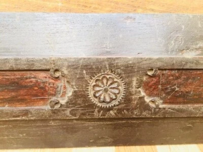 Hermoso panel de puerta de diseño fino tallado a mano de madera rara antigua Foto 1 de 4