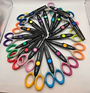 Lot Of 19 Kraft Edgers Scissors Craft Scrapbook Card Making - Picture 1 of 10