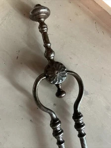 antike handgefertigte schmiedeeiserne Kaminzange, 70 cm lang, schönes Konvolut. - Bild 1 von 24