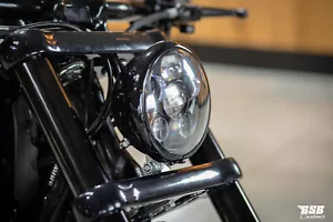 LED SCHEINWERFER 5,75" schwarz mit Standlicht Harley Davidson FXSB Breakout - Bild 1 von 23