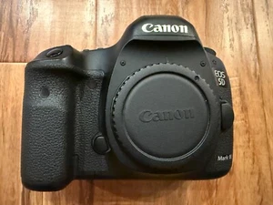 Canon EOS 5D Mark III - Picture 1 of 8