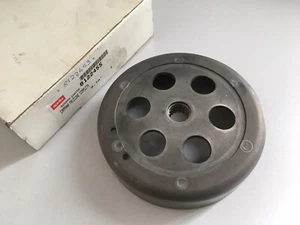 AP8122453 KUPPLUNGSGLOCKE APRILIA LEONARDO 250 1999-2001 AP8122455 - Bild 1 von 2