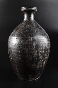 U1671: XF Korean Black glaze Shapely FLOWER VASE Ikebana - Picture 1 of 8