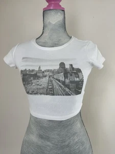 Camiseta GARAGE Recortada NYC Nueva York Bebé Elastizada Manga Corta Blanca XS - Imagen 1 de 7