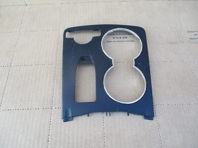 Mercedes-Benz C 300 2011 consola central portavasos bisel negro Foto 1 de 4