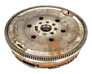 Gruppo volano e frizione doppia massa originale usato BMW F45 e MINI F56 8671966 - Foto 1 di 6