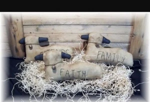 PRIMITIVE GRUNGY FAITH/FAMILY SHEEP ORNIES/TUCKS/BOWL FILLERS NEW - Picture 1 of 4
