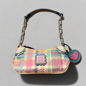 Bolso de Hombro Dooney & Bourke Y2K Multicolor a Cuadros Baguette - Imagen 1 de 12