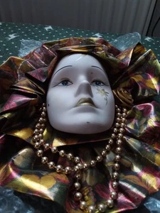 Wandmaske Frauenkopf - Picture 1 of 2