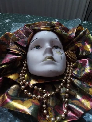 Wandmaske Frauenkopf - Image 1 of 2