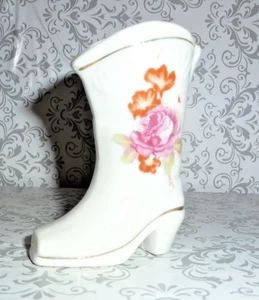 VINTAGE COWBOY BOOT CERAMIC FIGURINE ROSE DECAL 3.5" TALL JAPAN ***** - Picture 1 of 5