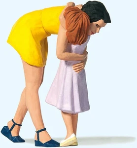 Preiser 44942 G Scale Woman Hugging Girl - Picture 1 of 1
