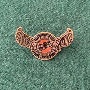 Pin de solapa para motocicletas Harley-Davidson, logotipo de alas, latón - Imagen 1 de 5