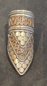 Einzigartiger Dreiecksring - Größe 8 - Bild 1 von 7