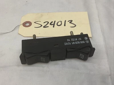 1975-1986 MERCEDES-BENZ 300SD FRONT PASSENGER WINDOW SWITCH  0008208110KZ - Image 1 of 4