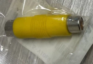 Hochwertiger Adapter von S-Video 8 Pin Minidin Stecker auf Cinch Stecker gelb - Bild 1 von 4