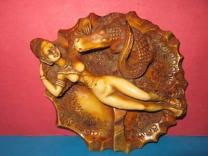 A unique Asian sculpture of a figure of a female goddess with a crocodile - Picture 1 of 24