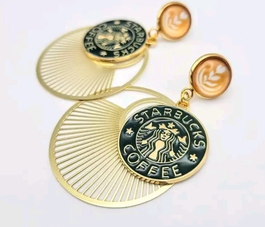 Pendiente colgante dorado y verde para amante del café con poste de moda Foto 1 de 1