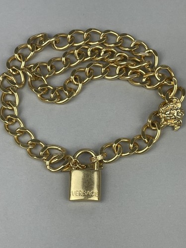 Collana con ciondolo lucchetto catena corda oro Versace