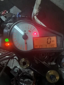 Suzuki GSXR 600 2001-2003 velocímetro medidores panel de visualización 29.115 millas - Imagen 1 de 18