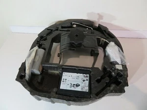 JUEGO DE HERRAMIENTAS AUDI A1 SE 2011 TDI LLENADO DE AIRE NEUMÁTICO / AVERÍA GATO 8X0012615 - Imagen 1 de 3