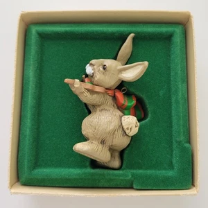 Hallmark Keepsake Ornament The Friendly Fiddler Fiddle Rabbit Bunny Playing 1981 - Picture 1 of 3