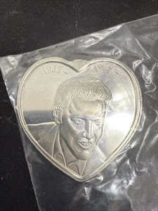 🌟 Elvis Presley a forma di cuore 1 oncia troy .999 lingotto argento a forma di cuore rotondo - Foto 1 di 2