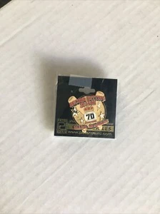 MARK MCGWIRE STL CARDINALS RECORD SETTING SEASON COLLECTIBLE PETER DAVID PIN  - Picture 1 of 2