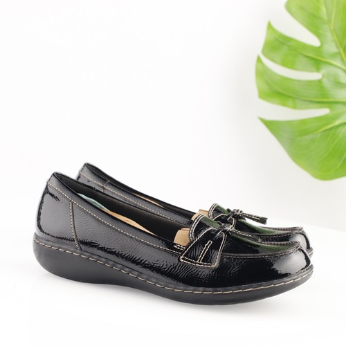 Mocassino Clarks donna Ashland Bubble Flat taglia 8 5 nero vernice scarpa slip on