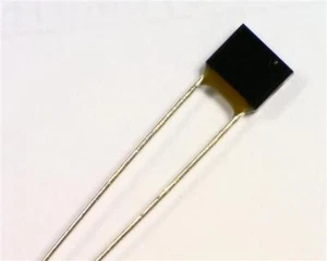 5 x ELCUT S1 Serie 102°C Fusibile Termico, 1A 250V, Nessuno Resettabile, Montaggio PCB - Foto 1 di 2