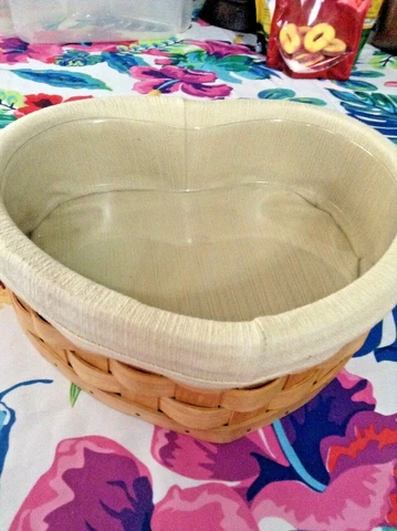 Taskets Renaissance Wood Slat Woven Basket beige liner HEART SHAPE PLASTIC LINER Cover