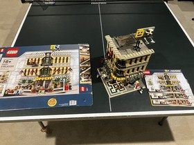Lego Grand Emporium 10211