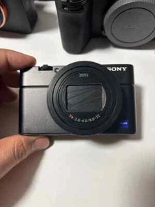 Sony Cyber-Shot RX100 VII 20.1 MP Digital Camera 8x Optical Zoom w/Accessories - Picture 1 of 8