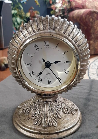 Nice Quartz Desk Clock Cover